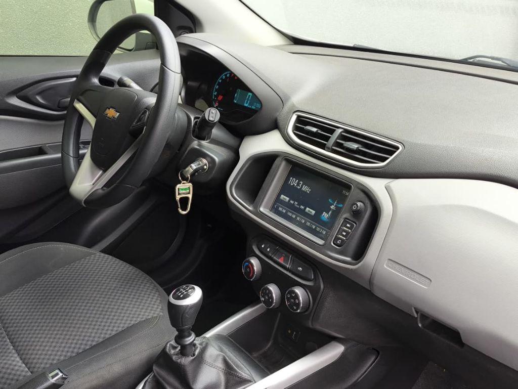 CHEVROLET Onix Hatch - Foto