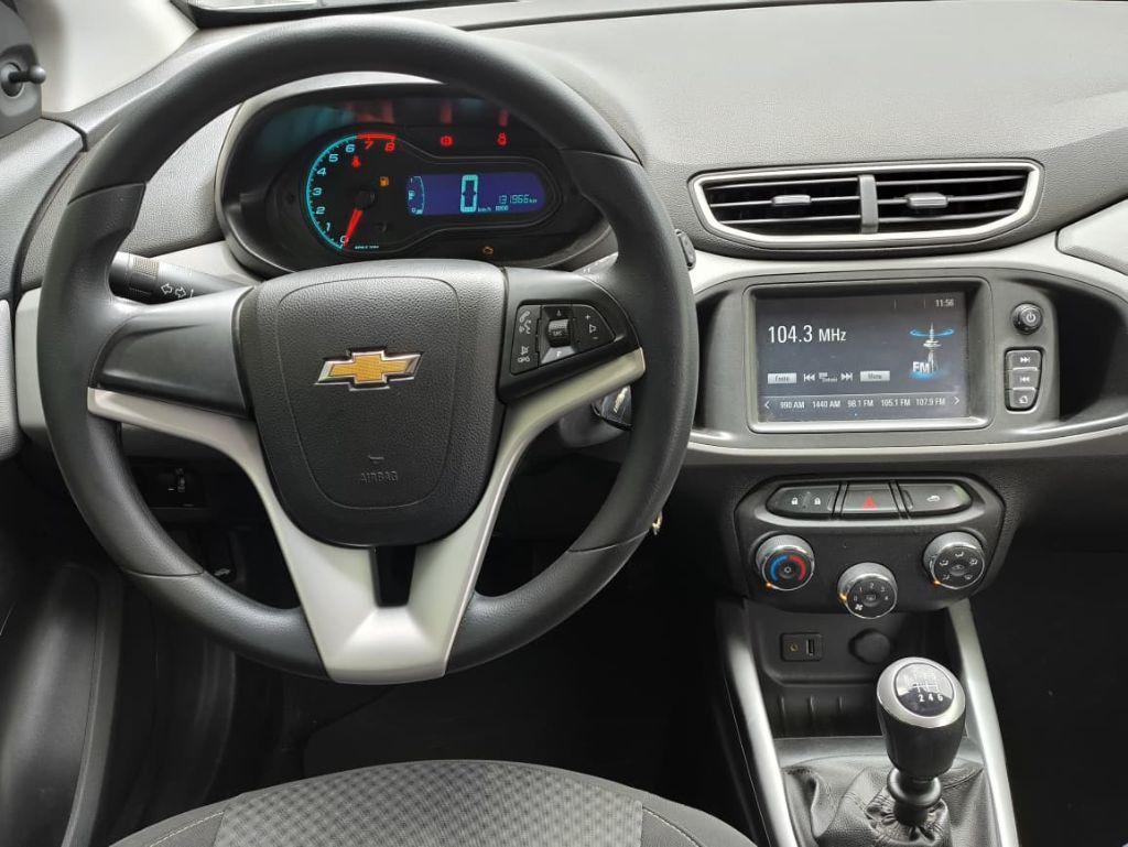 CHEVROLET Onix Hatch - Foto