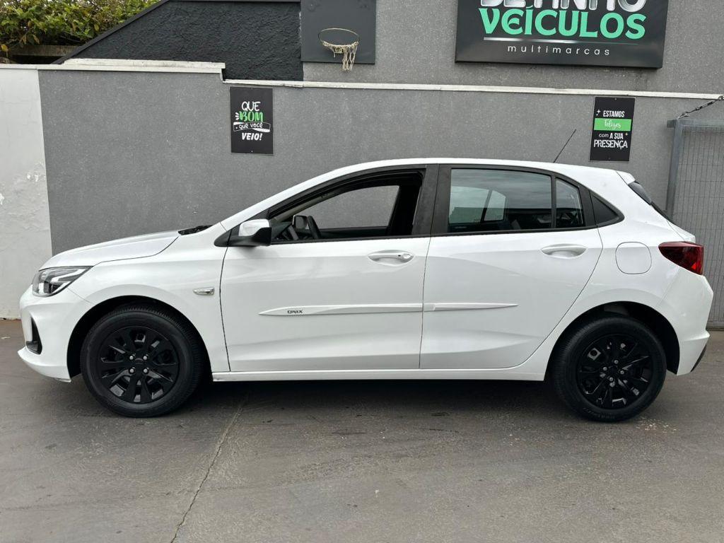 CHEVROLET Onix Hatch - Foto