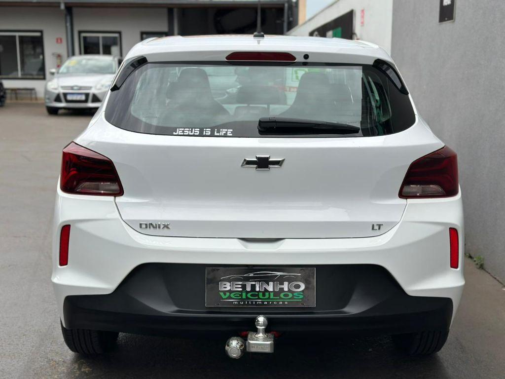 CHEVROLET Onix Hatch - Foto