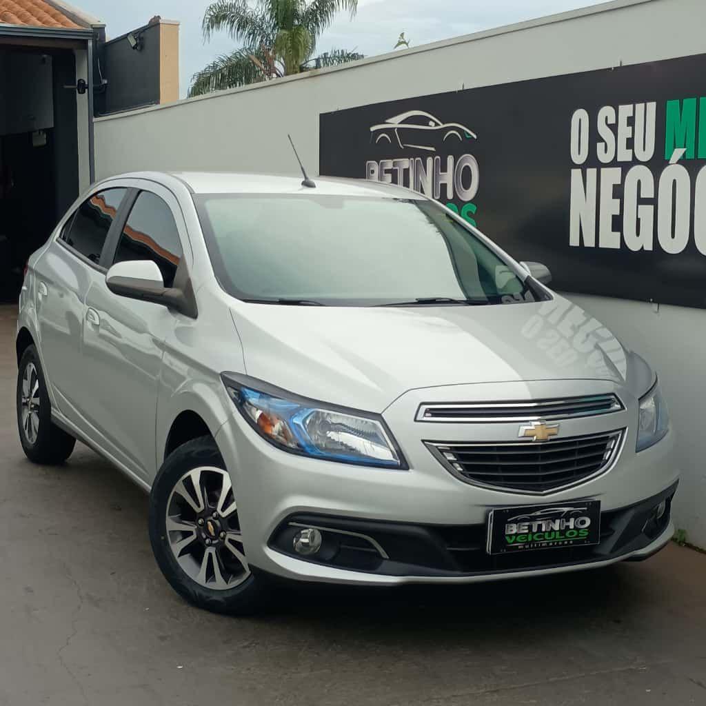 CHEVROLET Onix Hatch - Foto