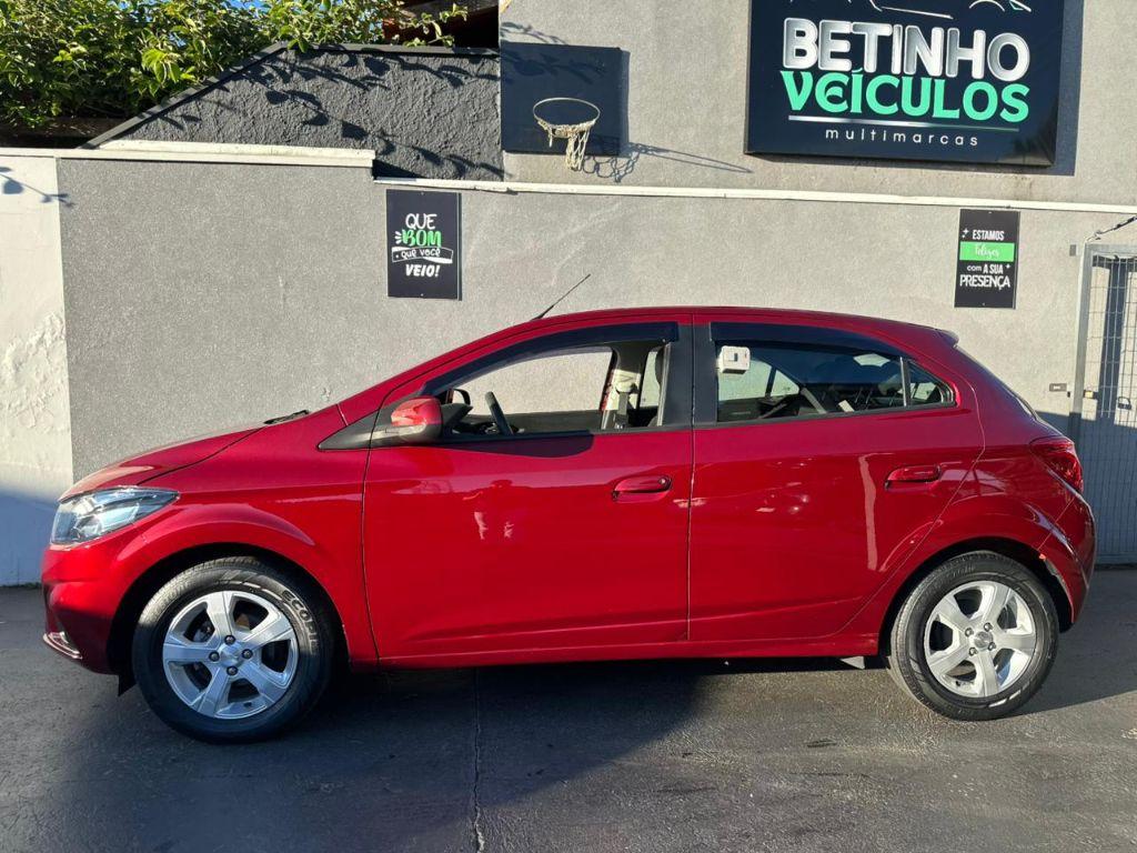 CHEVROLET Onix Hatch - Foto