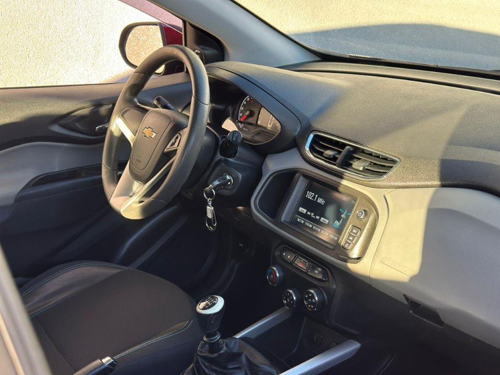 CHEVROLET Onix Hatch - Foto