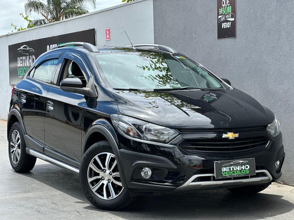 CHEVROLET Onix Hatch - Foto
