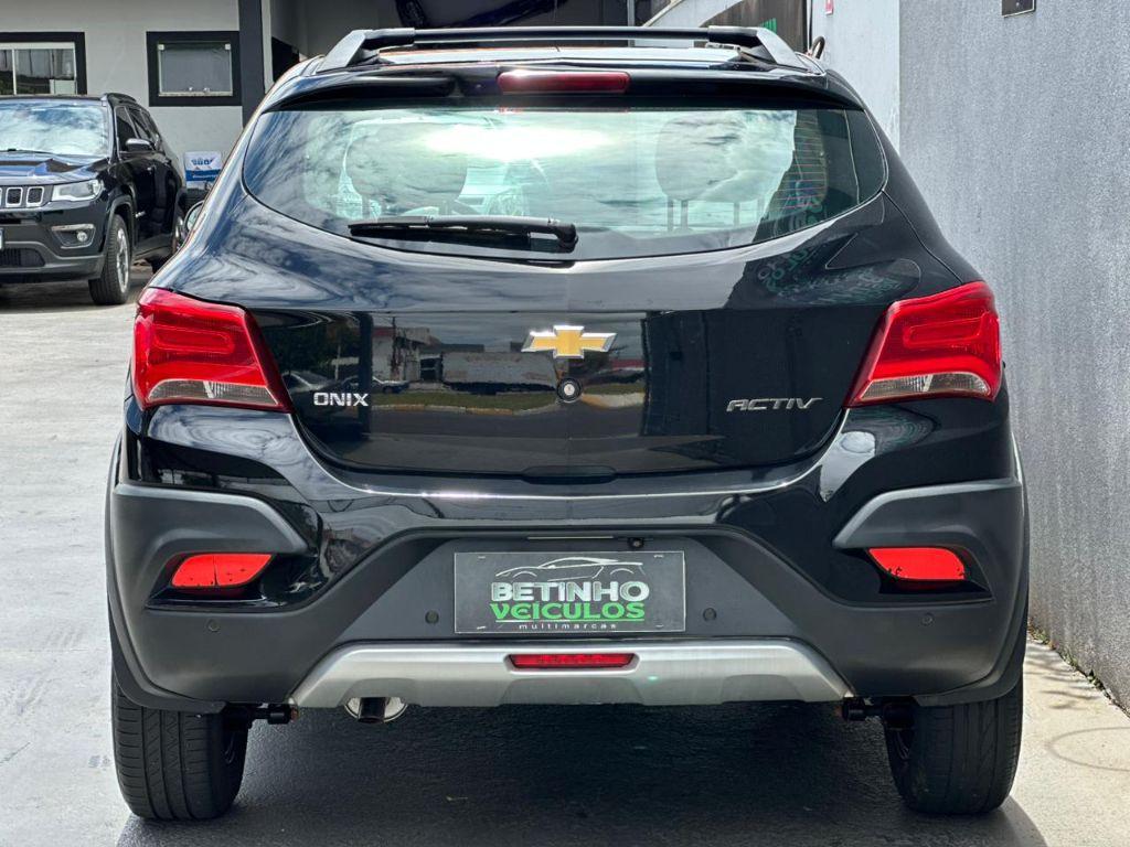 CHEVROLET Onix Hatch - Foto
