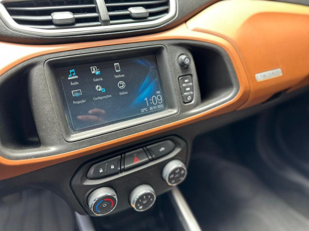 CHEVROLET Onix Hatch - Foto