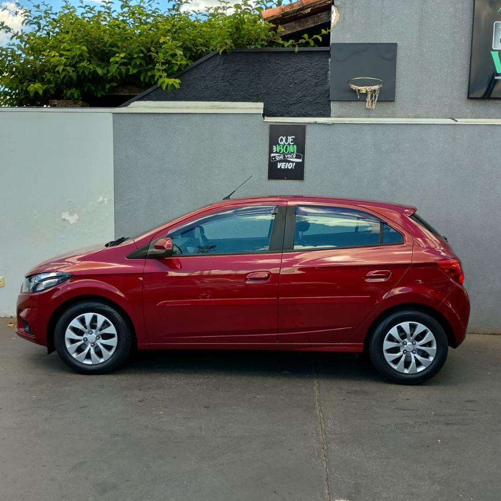 CHEVROLET Onix Hatch - Foto