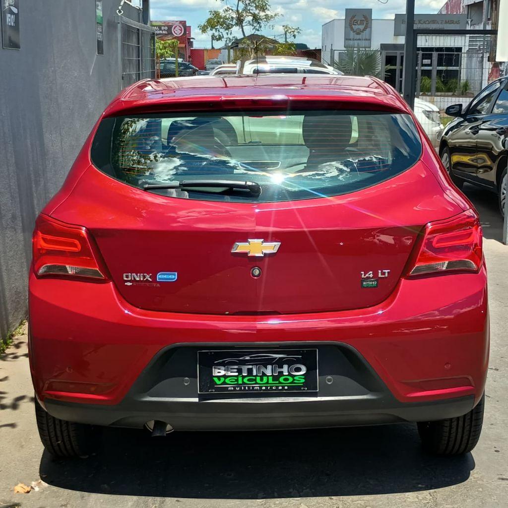 CHEVROLET Onix Hatch - Foto