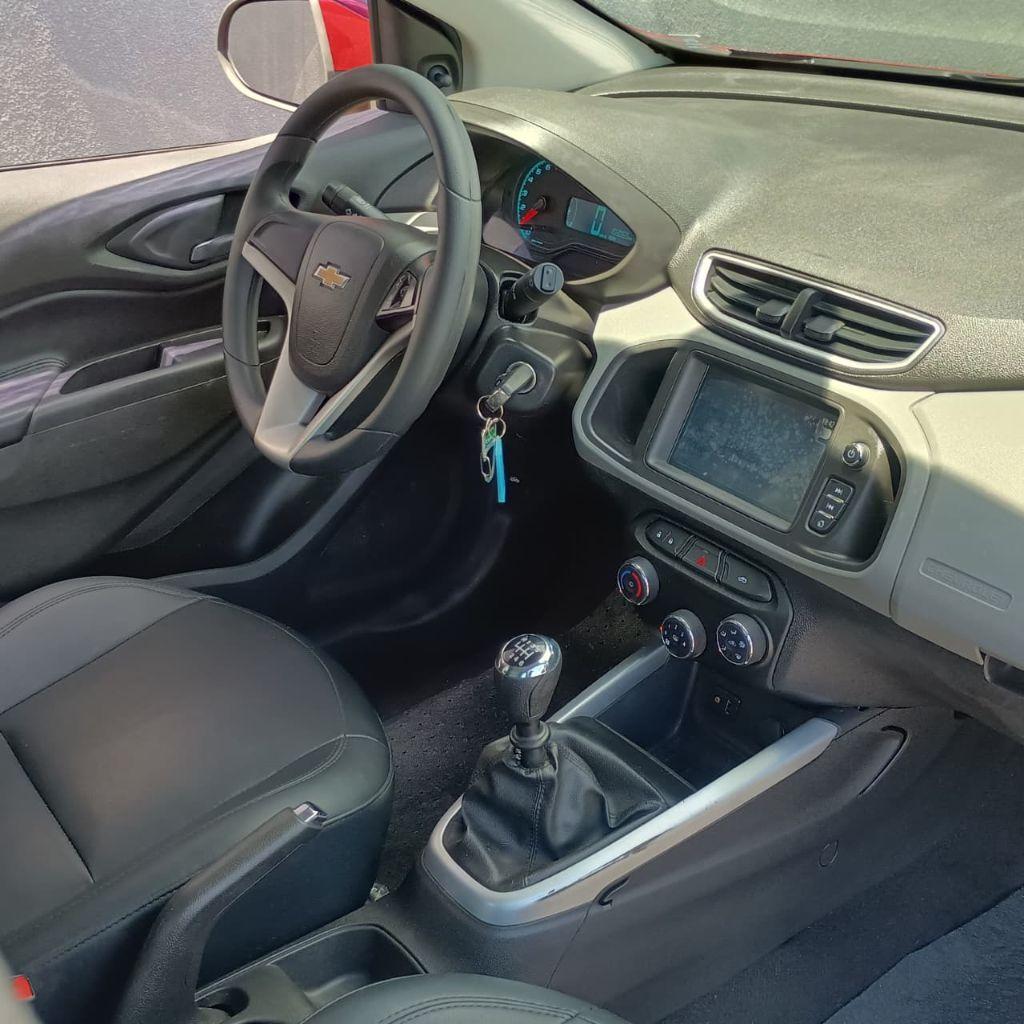 CHEVROLET Onix Hatch - Foto