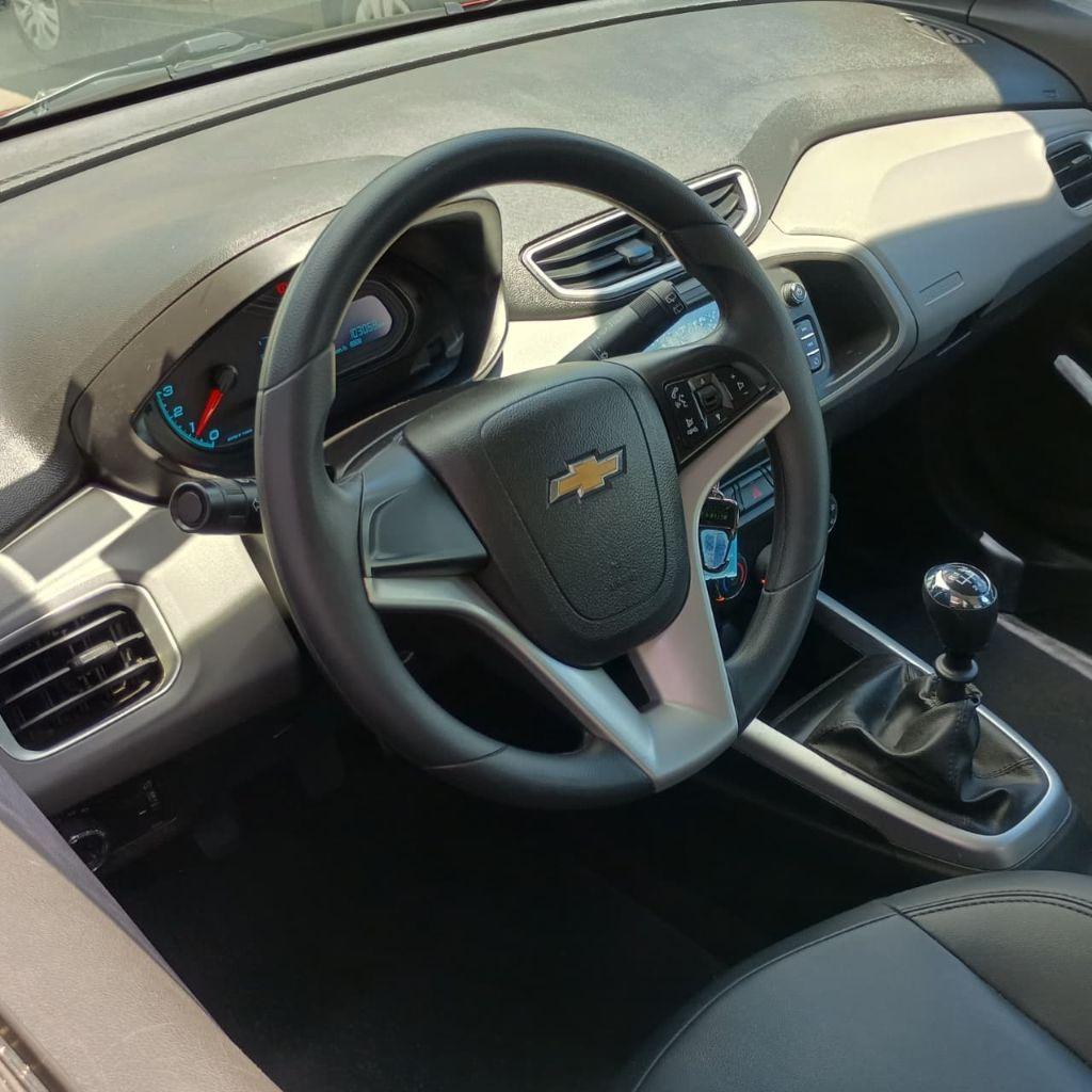 CHEVROLET Onix Hatch - Foto