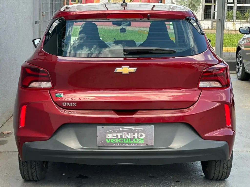 CHEVROLET Onix Hatch - Foto