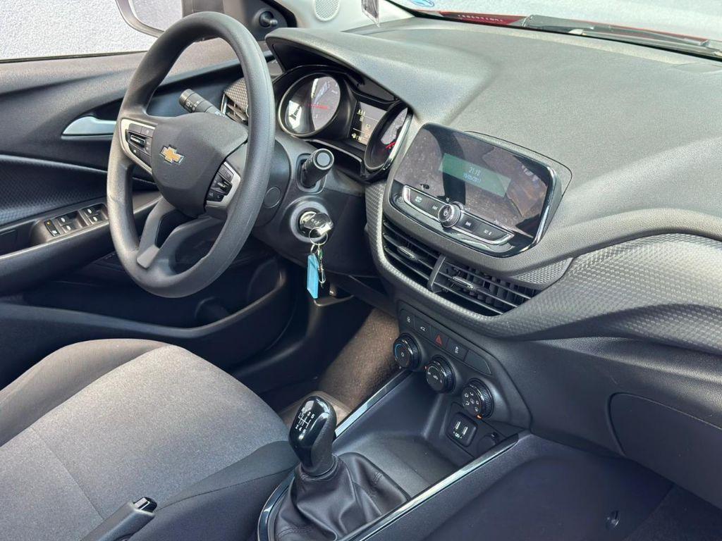 CHEVROLET Onix Hatch - Foto