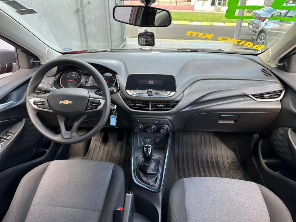 CHEVROLET Onix Hatch - Foto