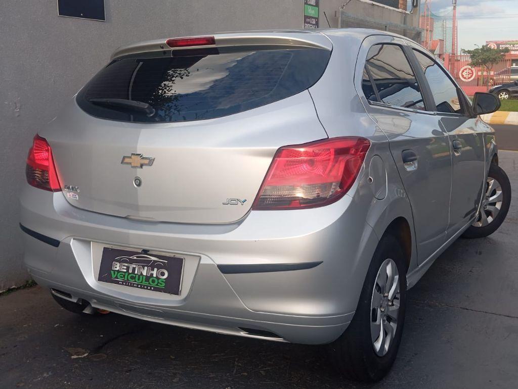 CHEVROLET Onix Hatch - Foto