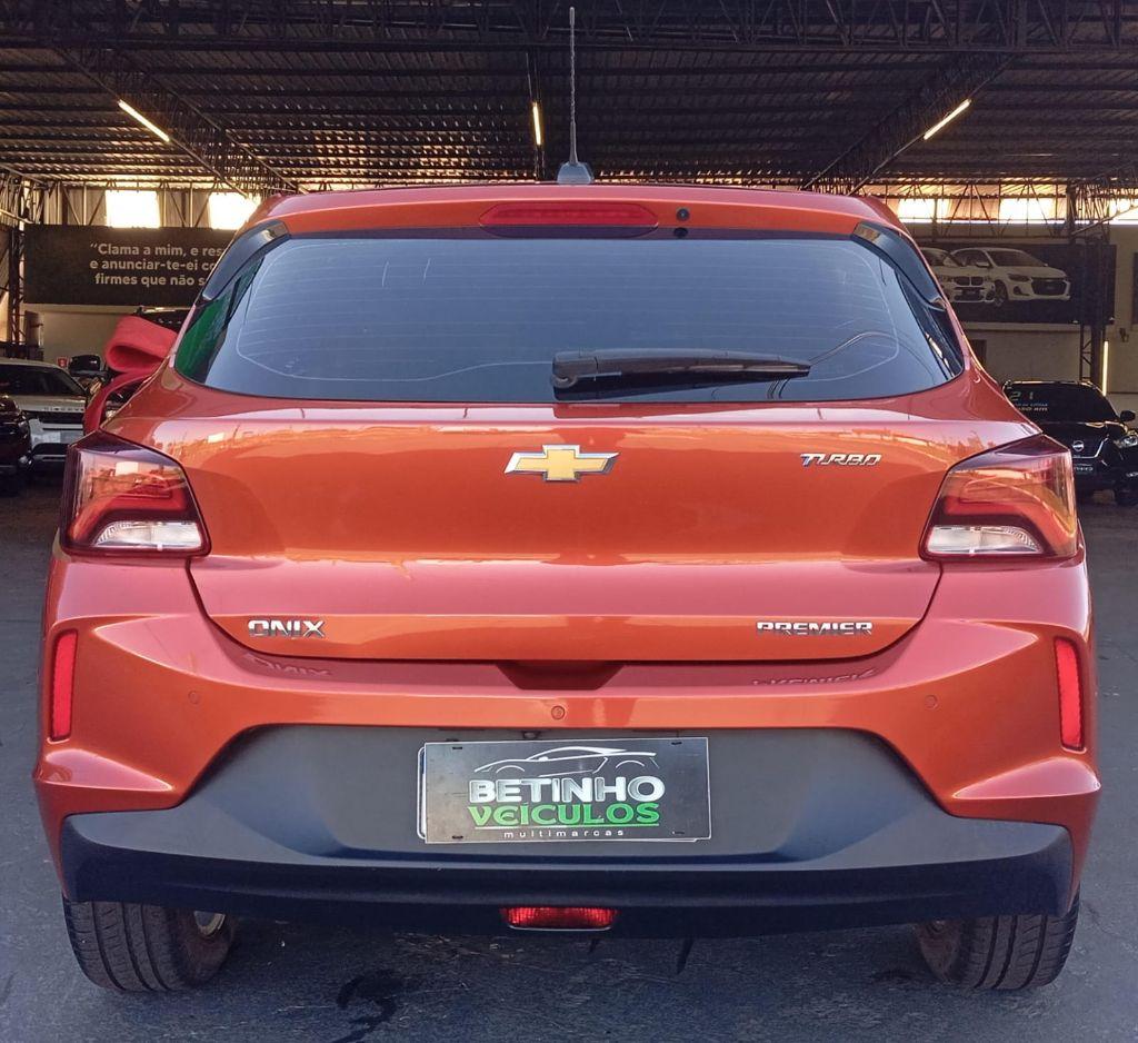 CHEVROLET Onix Hatch - Foto