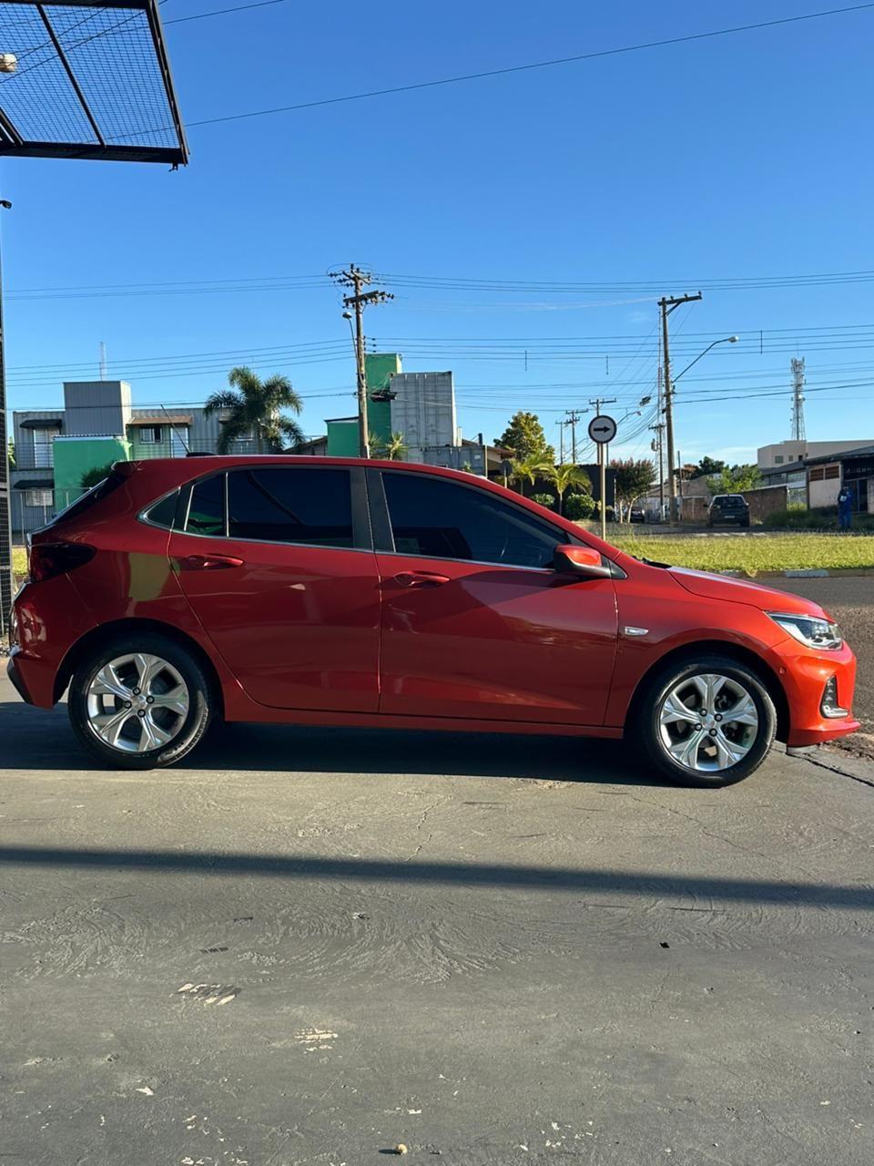 CHEVROLET Onix Hatch - Foto
