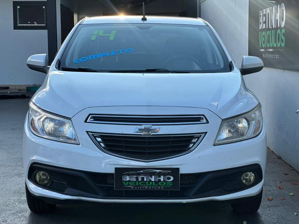 CHEVROLET Onix Hatch - Foto
