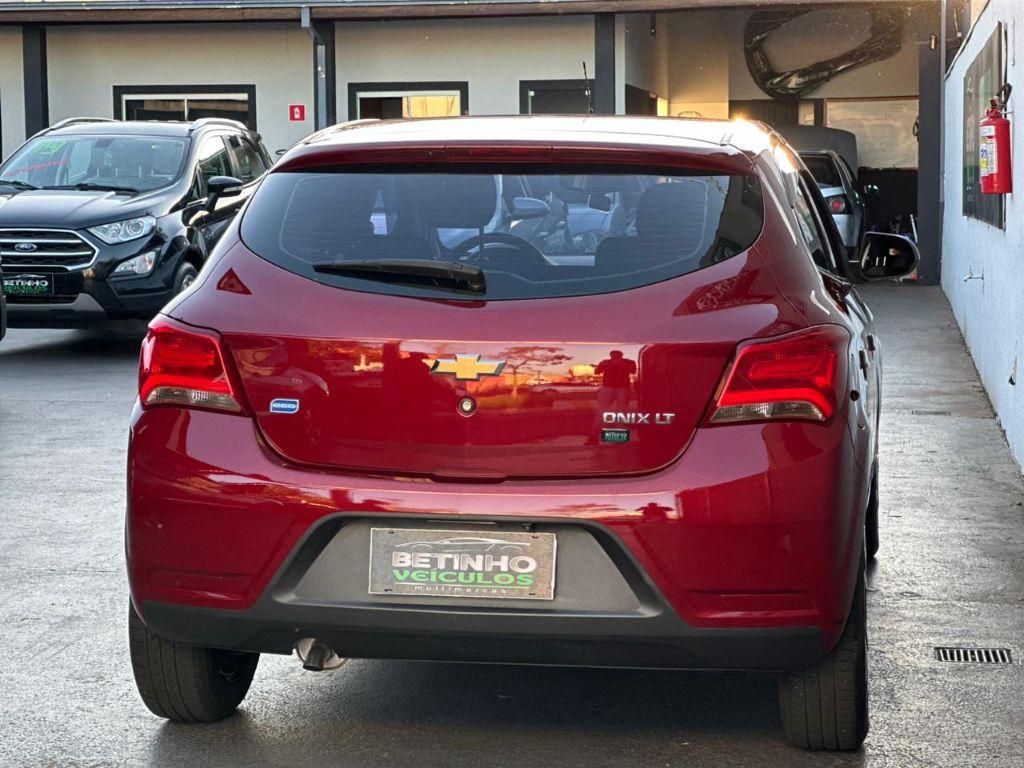 CHEVROLET Onix Hatch - Foto