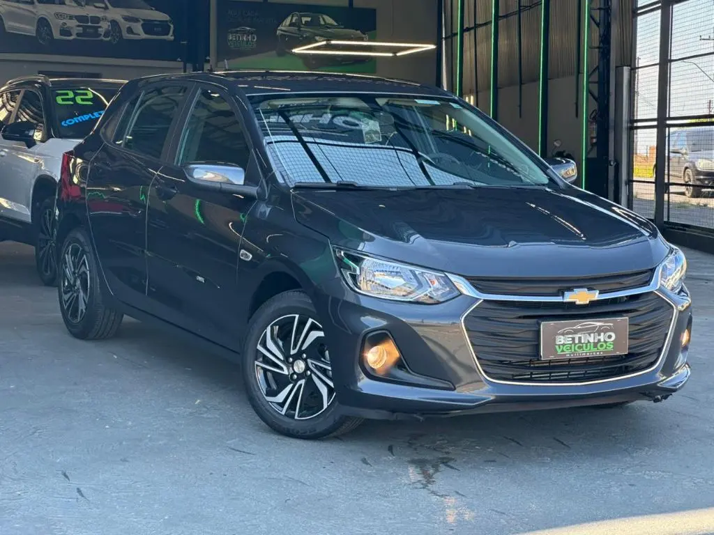 CHEVROLET Onix Hatch - Foto