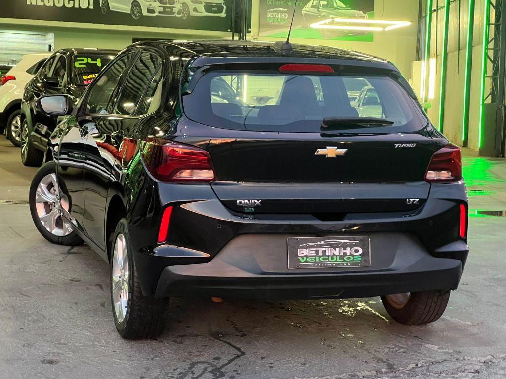 CHEVROLET Onix Hatch - Foto