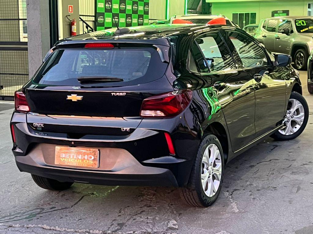 CHEVROLET Onix Hatch - Foto