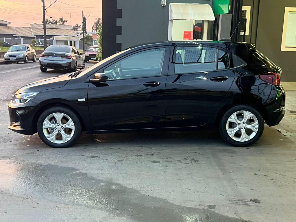 CHEVROLET Onix Hatch - Foto
