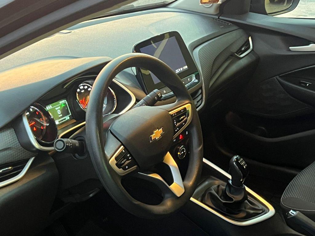 CHEVROLET Onix Hatch - Foto