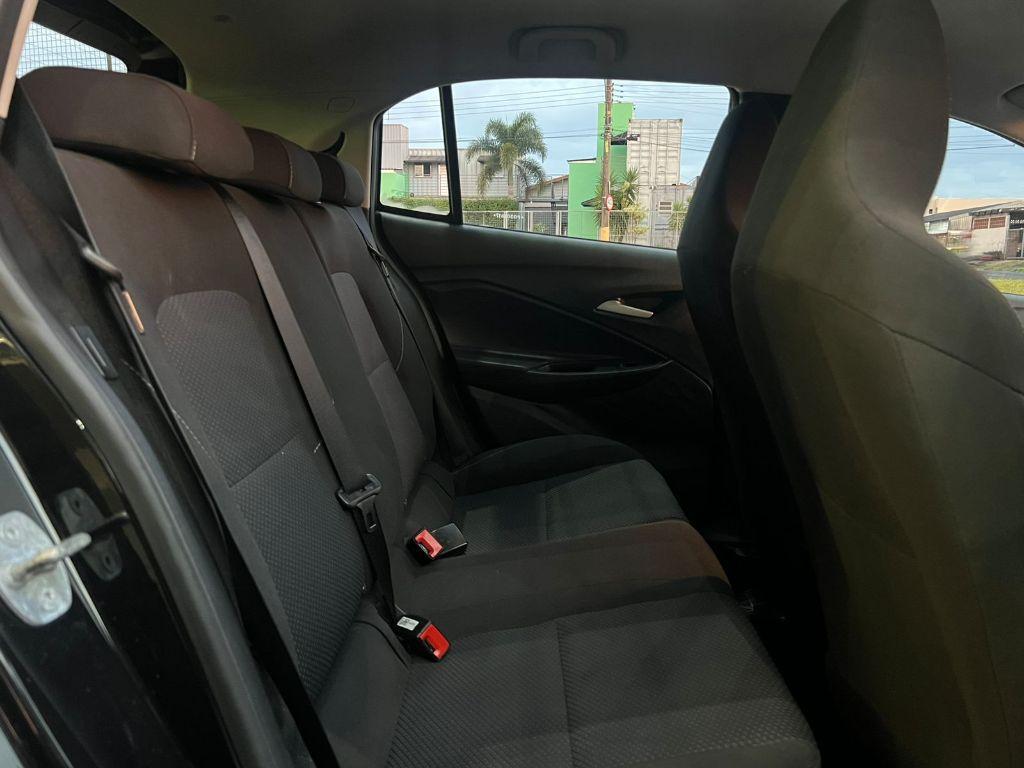 CHEVROLET Onix Hatch - Foto
