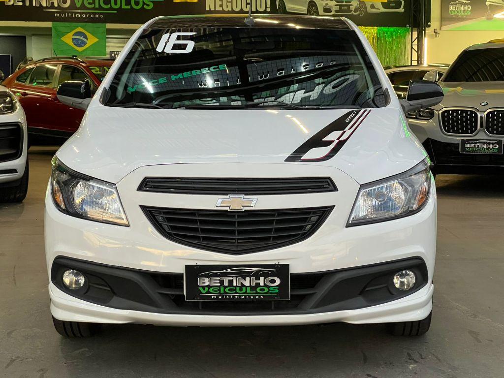 CHEVROLET Onix Hatch - Foto