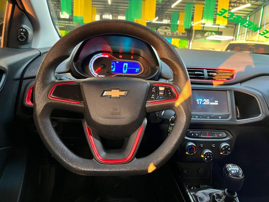 CHEVROLET Onix Hatch - Foto