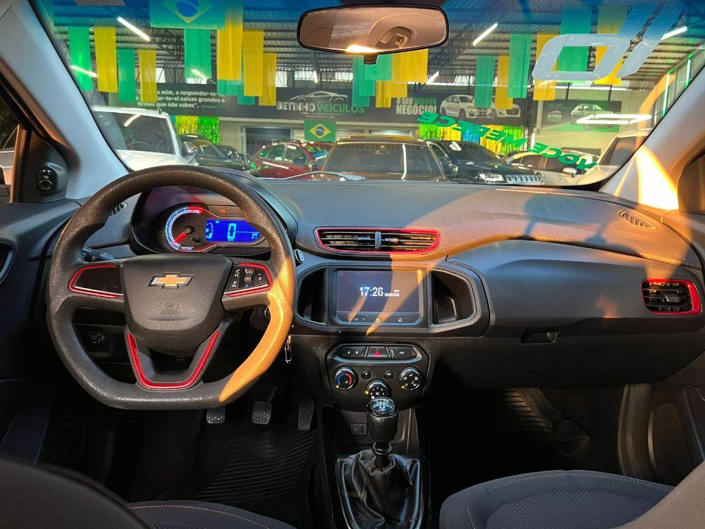 CHEVROLET Onix Hatch - Foto