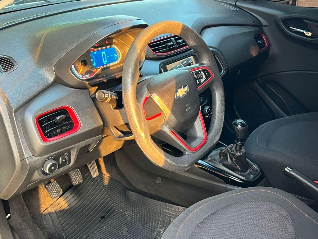 CHEVROLET Onix Hatch - Foto