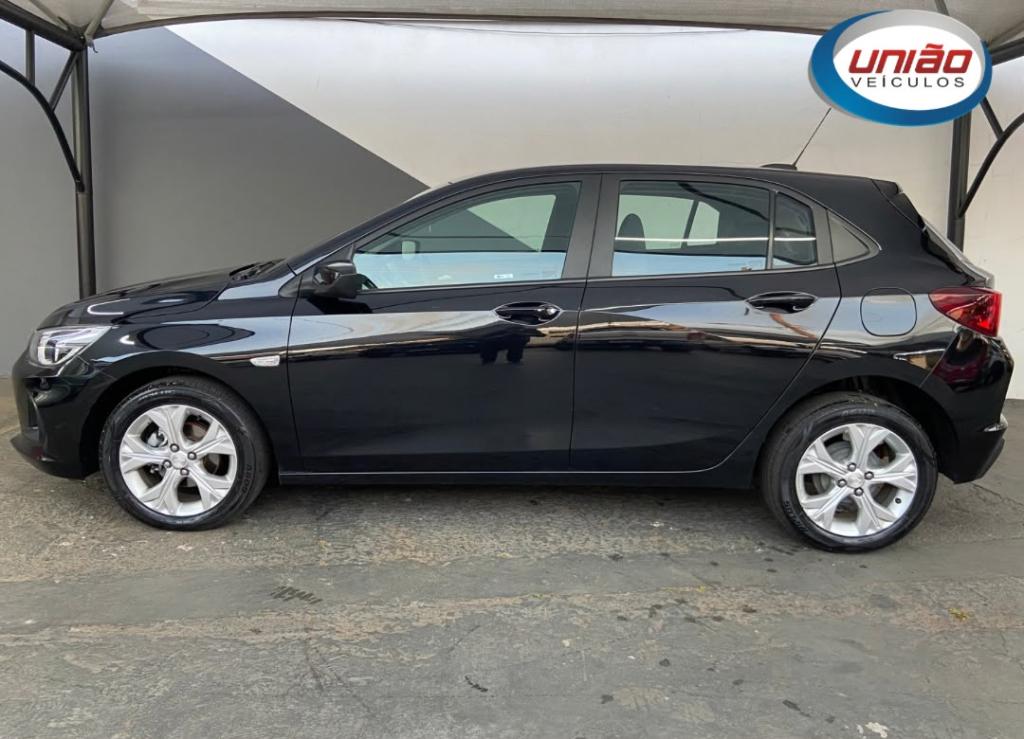 CHEVROLET Onix Hatch - Foto