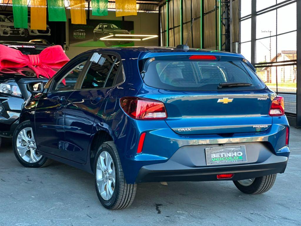 CHEVROLET Onix Hatch - Foto