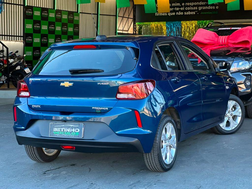 CHEVROLET Onix Hatch - Foto