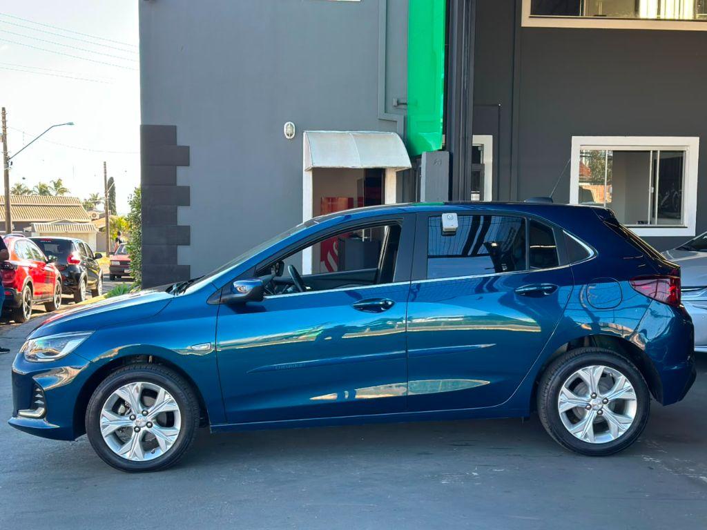 CHEVROLET Onix Hatch - Foto