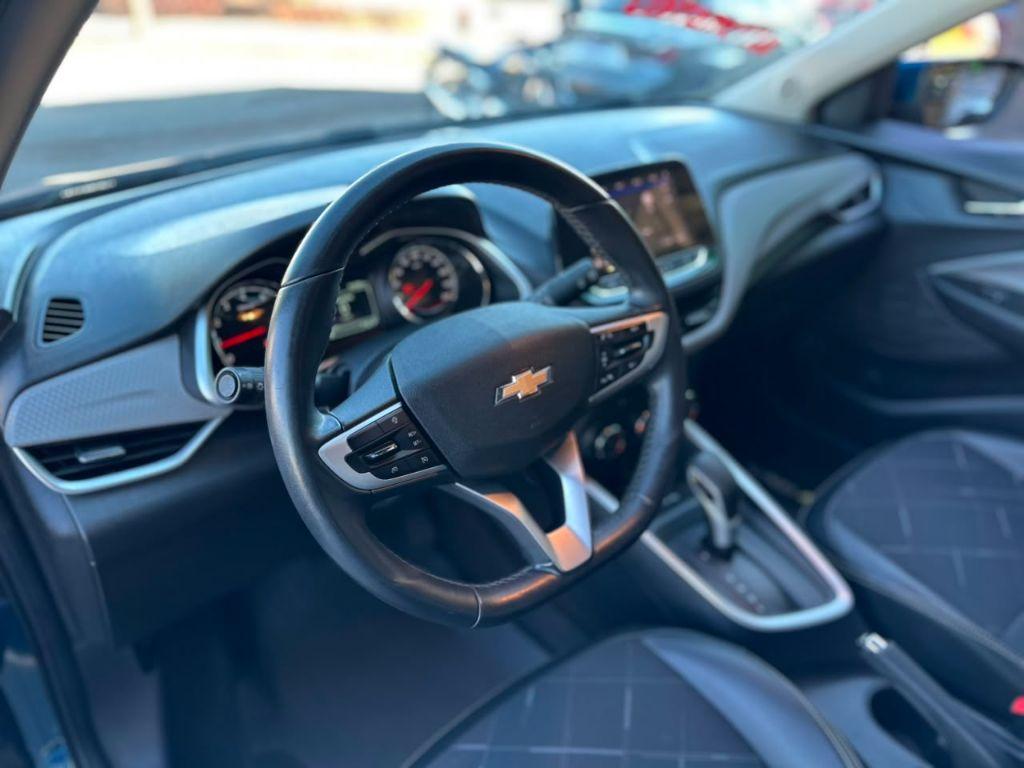 CHEVROLET Onix Hatch - Foto
