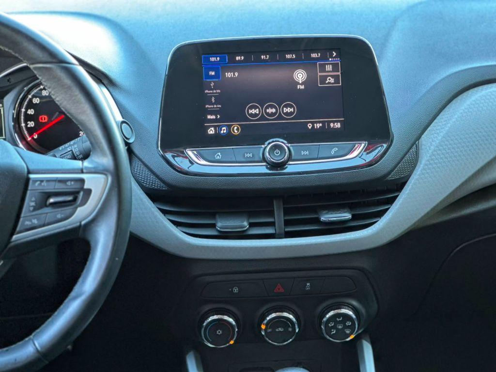 CHEVROLET Onix Hatch - Foto