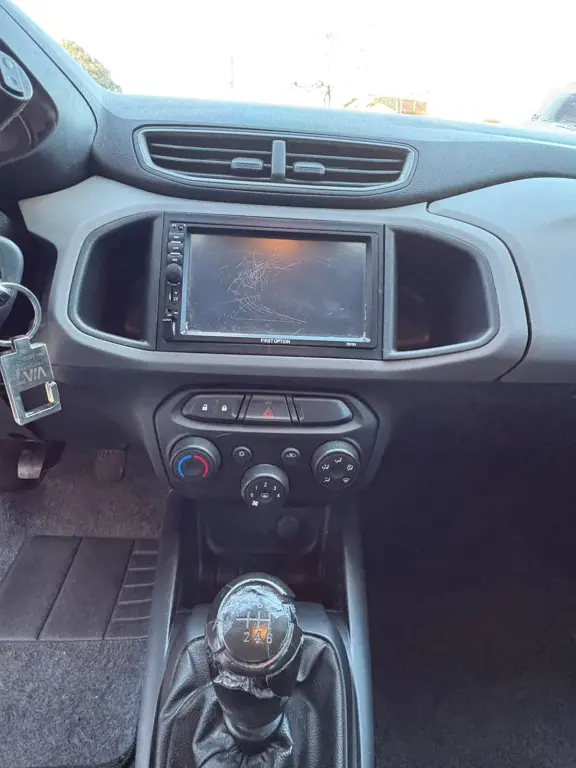 CHEVROLET Onix Hatch - Foto