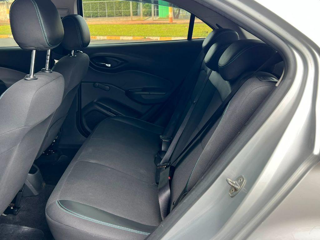 CHEVROLET Onix Hatch - Foto