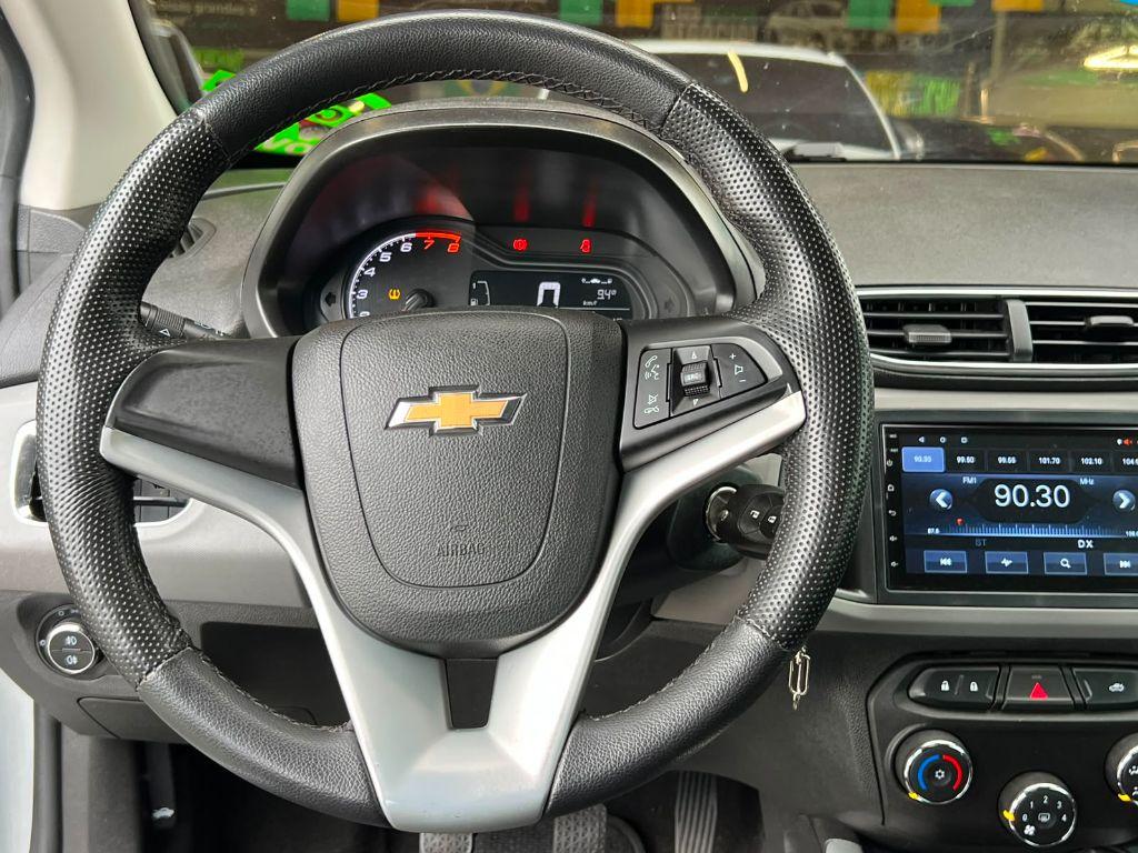 CHEVROLET Onix Hatch - Foto
