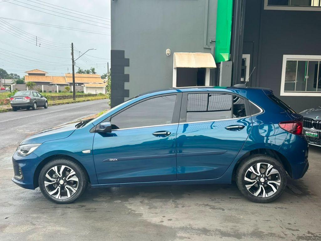 CHEVROLET Onix Hatch - Foto