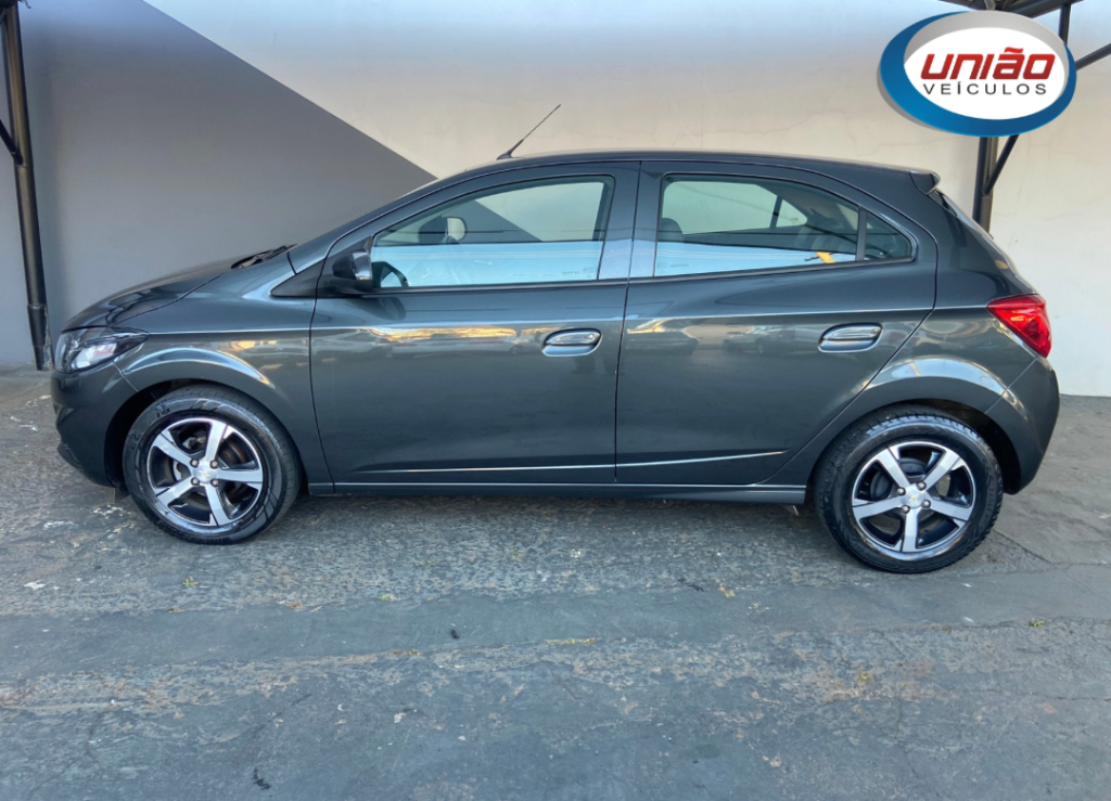 CHEVROLET Onix Hatch - Foto