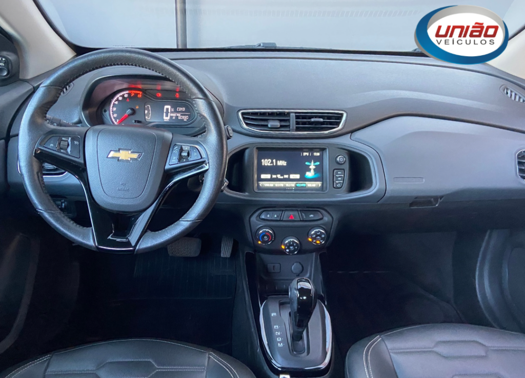 CHEVROLET Onix Hatch - Foto