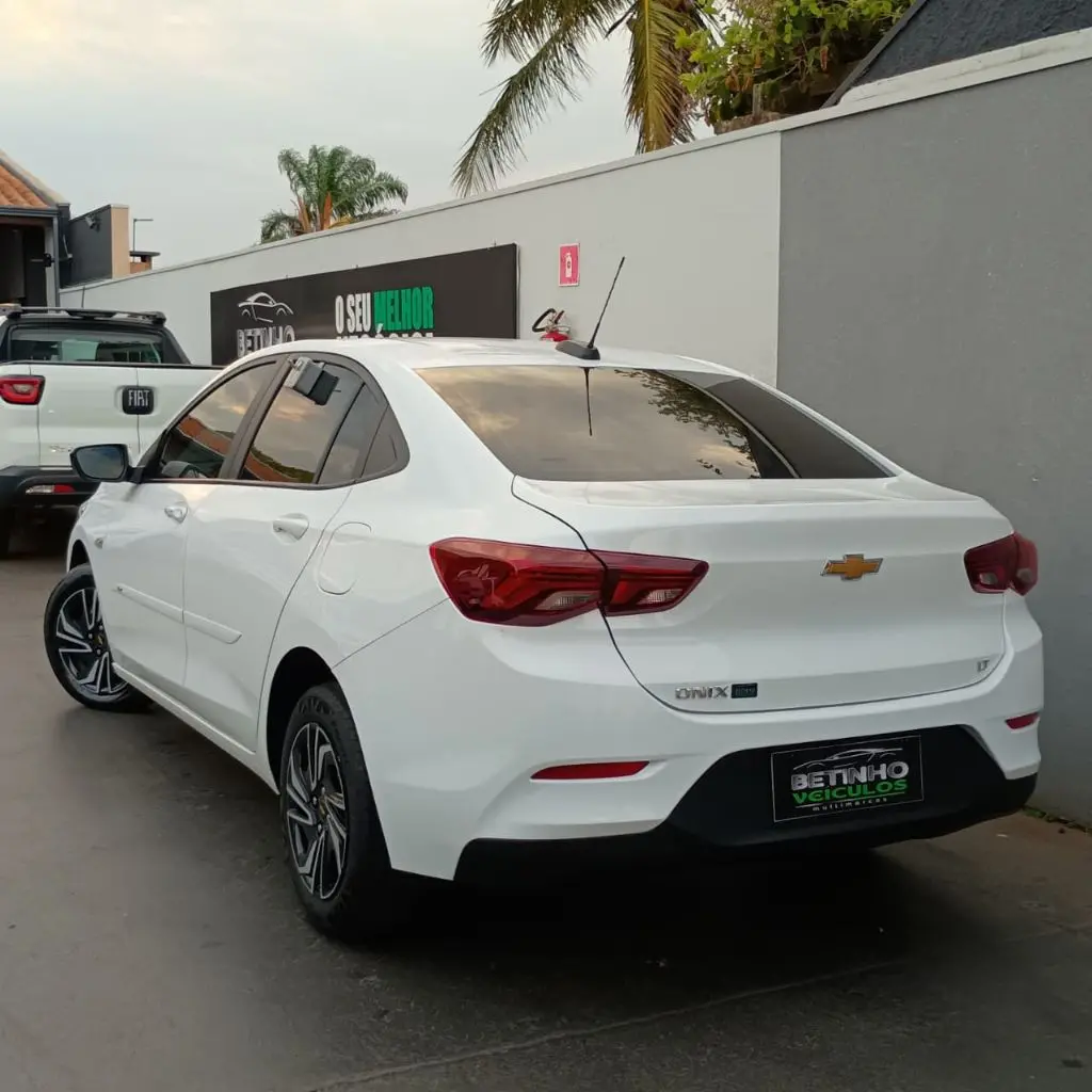CHEVROLET Onix Sedan - Foto