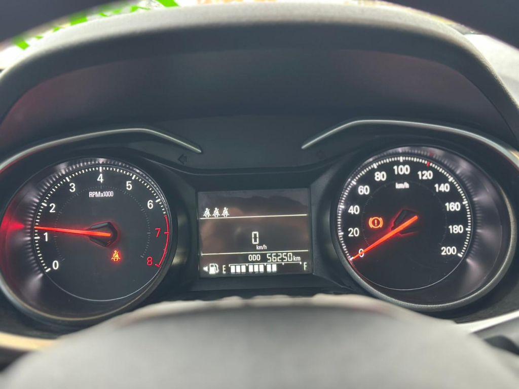 CHEVROLET Onix Sedan - Foto