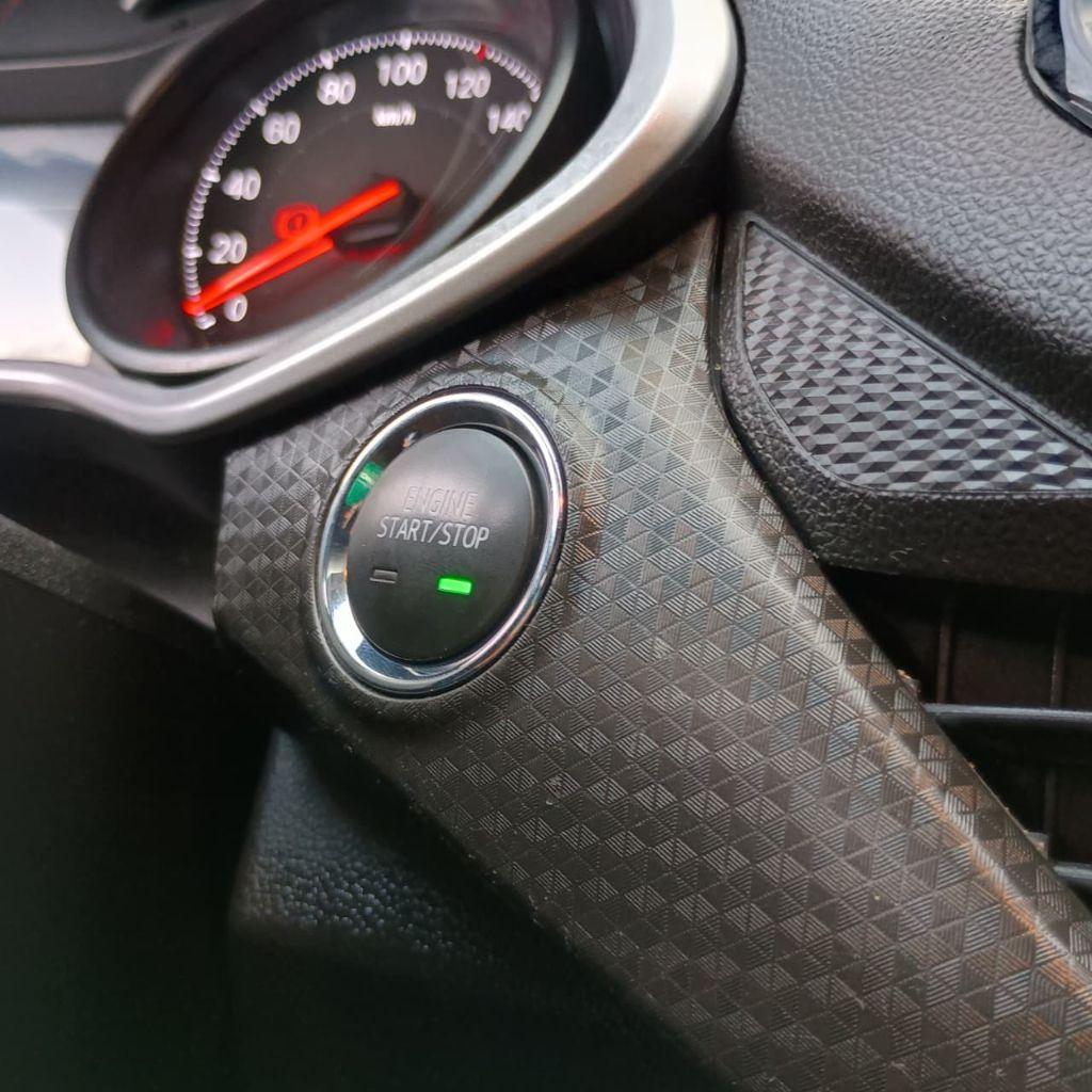 CHEVROLET Onix Sedan - Foto