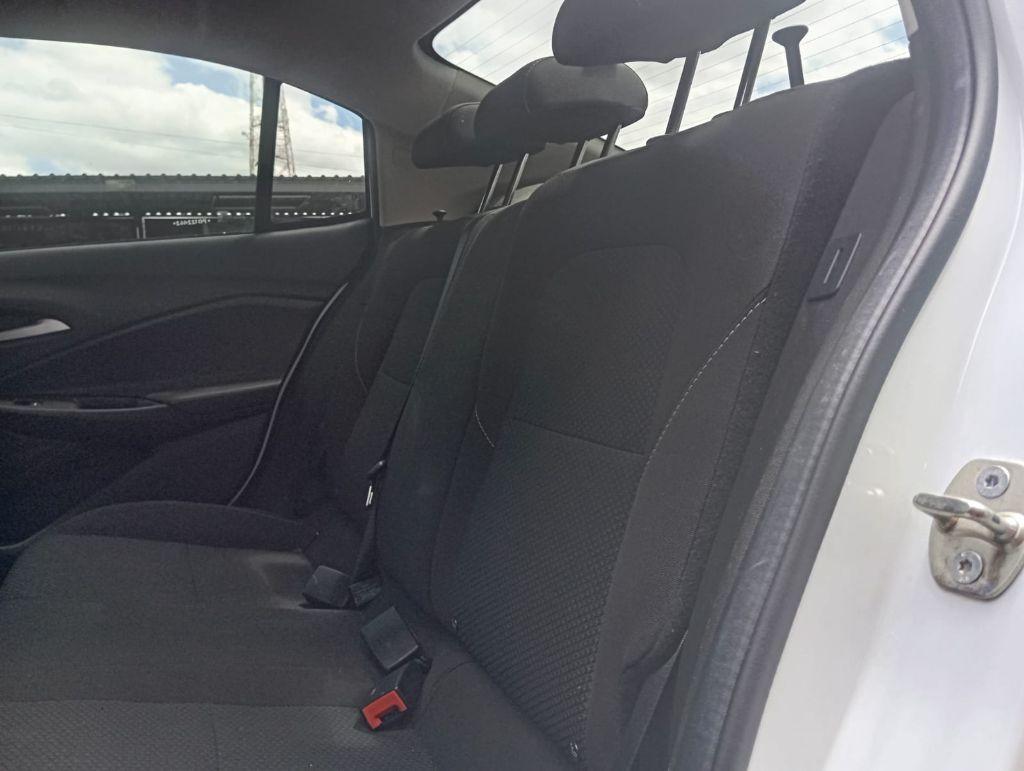 CHEVROLET Onix Sedan - Foto