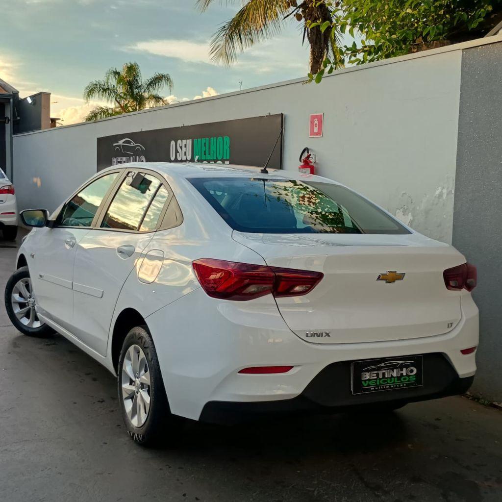 CHEVROLET Onix Sedan - Foto