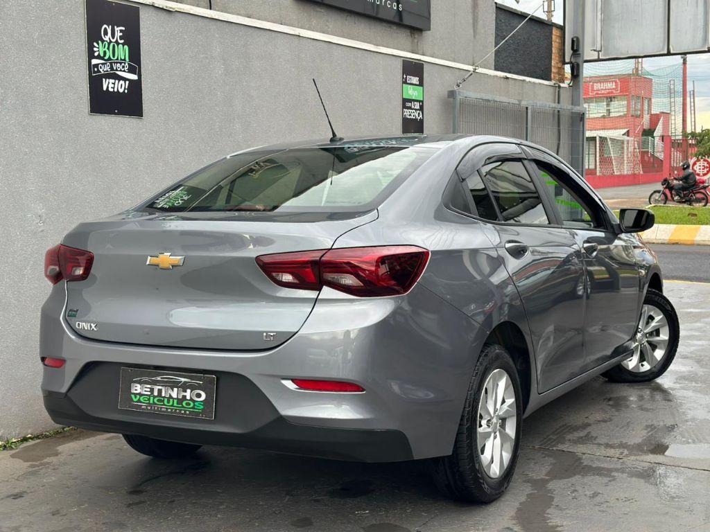 CHEVROLET Onix Sedan - Foto